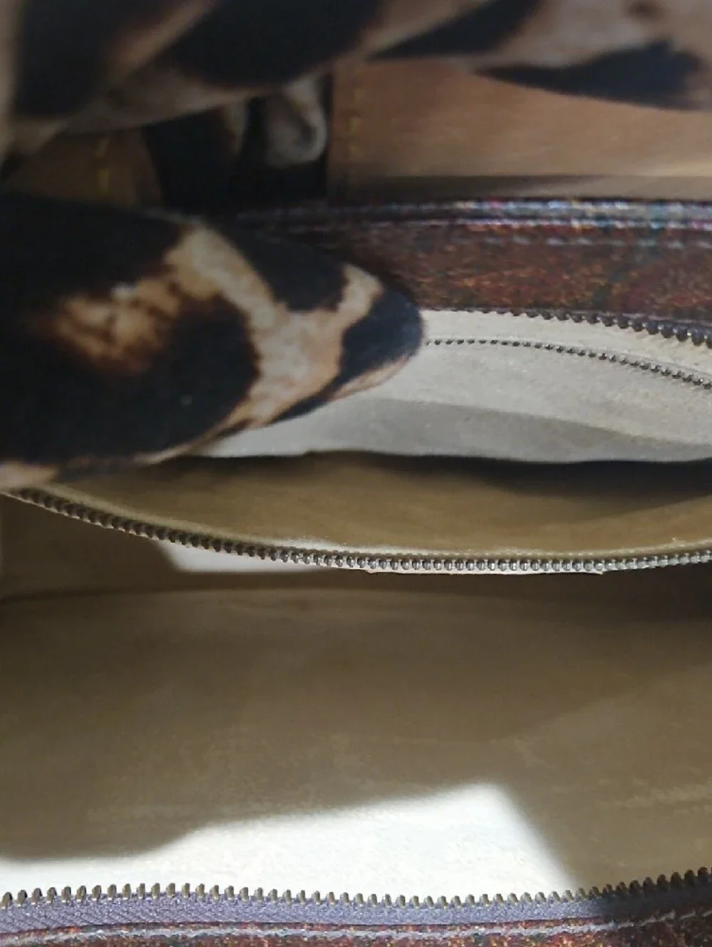 Vintage Etro Paisley Tote w/ Tan Leather Trim & Straps GUC! - Picture 17 of 17